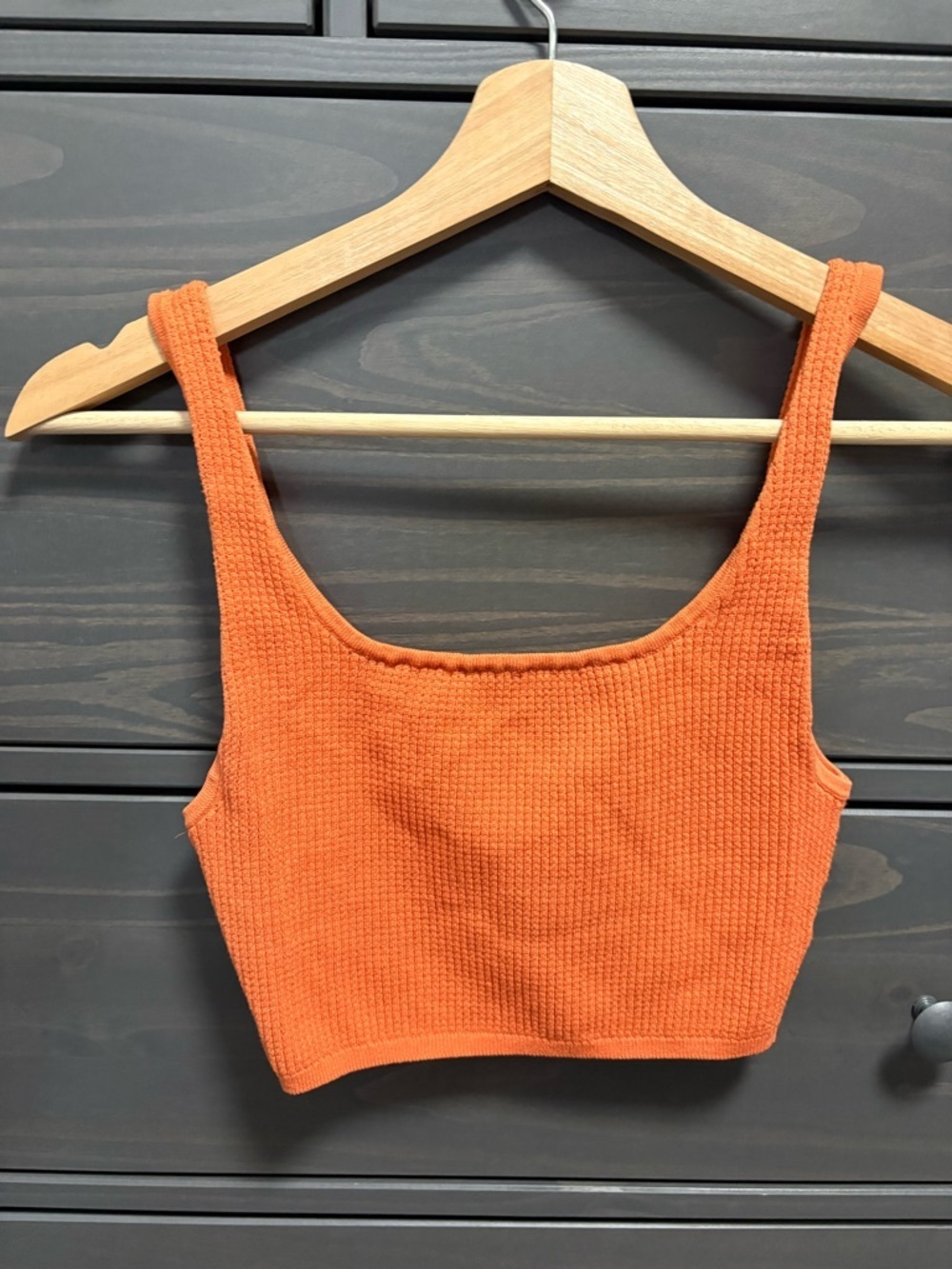 Aritzia - Babaton Crop Top